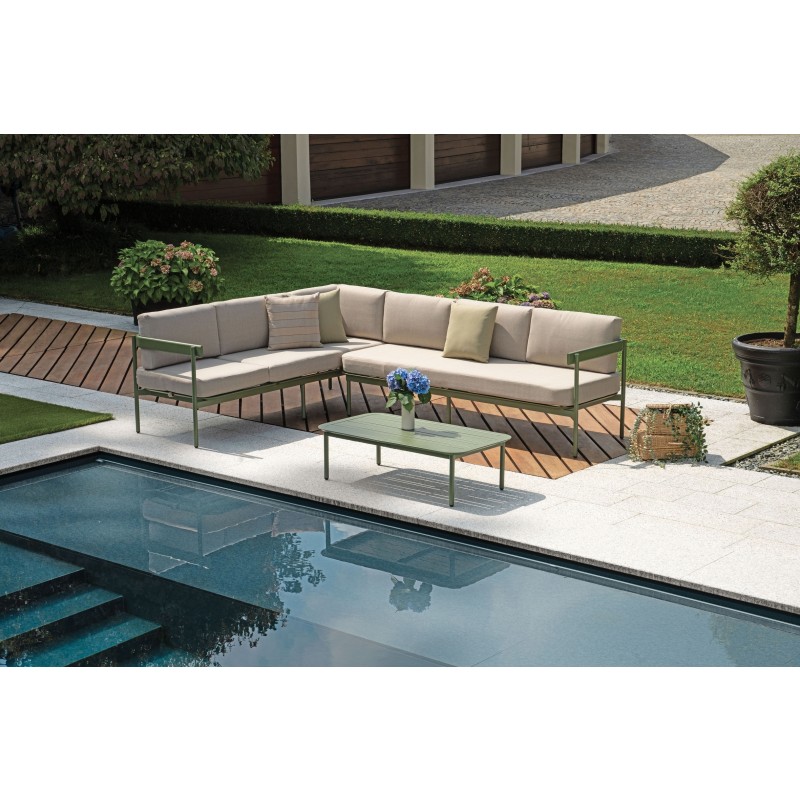 Set in rattan per esterni con poltrona e divano angolare Set in rattan per esterni con poltrona e divano angolare